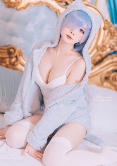 扒开美女下面粉嫩粉嫩冒白浆-不卡片视频在线播放